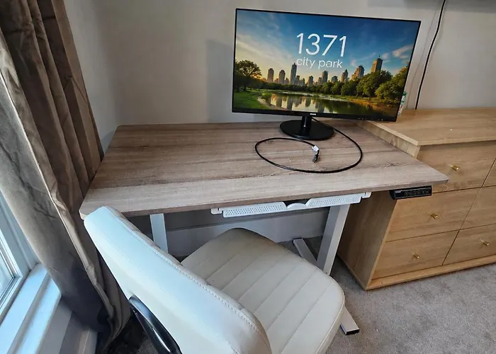 Lux Newly Renovated Full Work From Setup Villa Columbus