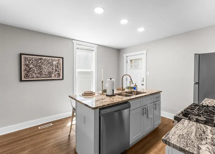 Lux Newly Renovated Full Work From Setup * Columbus